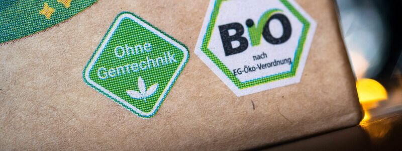 Gentechnikfrei soll auch in Zukunft die Biolandwirtschaft bleiben. - Foto: Sina Schuldt/dpa