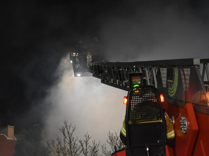 FW-SE: Feuer zerstört Carport - Foto: presseportal.de