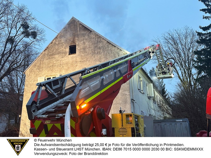 FW-M: Brand in Abbruchgebäude (Freimann) - Foto: presseportal.de
