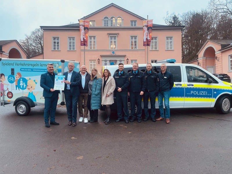 POL-PDTR: Spielend Verkehrsregeln lernen - Das Tabaluga-Mobil kommt nach Birkenfeld - Foto: presseportal.de