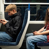 +++ Achtung Sperrfrist (Print, Radio und Online): 18.00 Uhr +++ARD-DeutschlandTREND: Deutliche Mehrheit unterstützt Mindestalter für Social-Media-Nutzung - Foto: presseportal.de