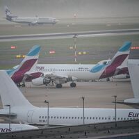 Eine Eurowings-Maschine musste in Bilbao zwischenlanden. (Symbolbild) - Foto: Henning Kaiser/dpa