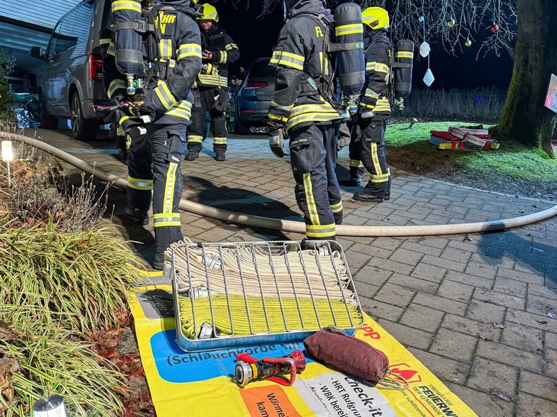 FW Wenden: Feuer mit Menschenleben in Gefahr in Wenden-Heid - Foto: presseportal.de