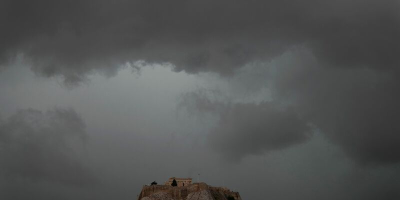 Griechenland hat mit starkem Wind und Regen zu kämpfen. (Archivbild) - Foto: Thanassis Stavrakis/AP/dpa