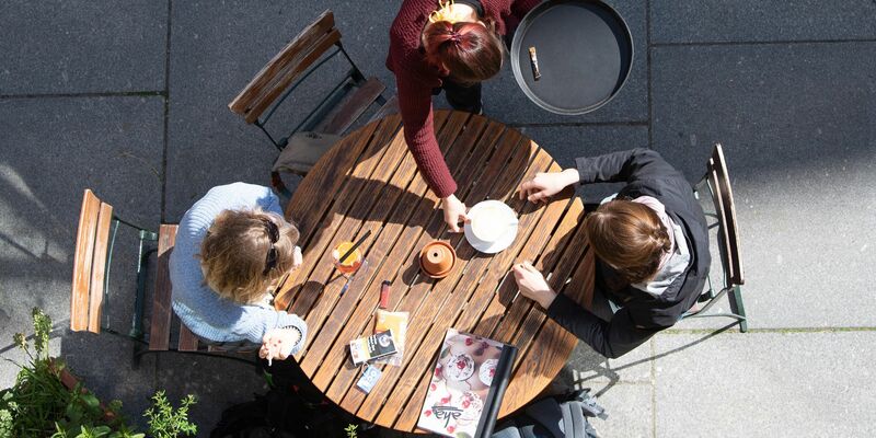Im Gastgewerbe gibt es die meisten Jobs mit Niedriglohn. (Archivbild) - Foto: Sebastian Kahnert/dpa-Zentralbild/dpa