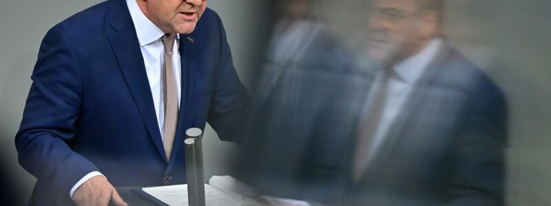 Bundestag - Wehrdienstgesetz - Foto: Sebastian Christoph Gollnow/dpa