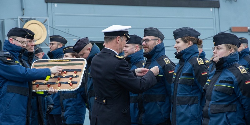 Besatzung der Korvette Ludwigshafen am Rhein mit Gefechtsmedaille geehrt - Foto: presseportal.de