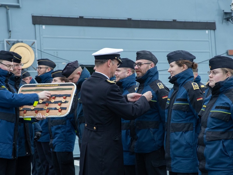 Besatzung der Korvette Ludwigshafen am Rhein mit Gefechtsmedaille geehrt - Foto: presseportal.de