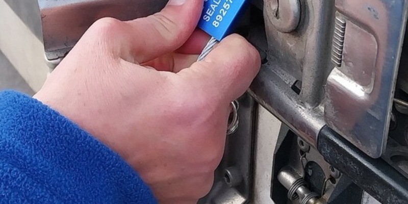 HZA-BS: Zoll stoppt Dönerspieße - Foto: presseportal.de