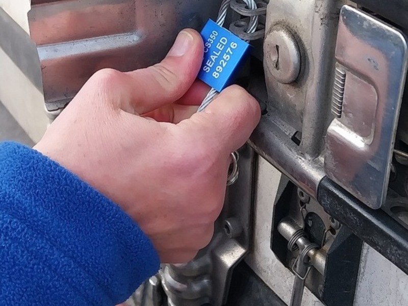 HZA-BS: Zoll stoppt Dönerspieße - Foto: presseportal.de