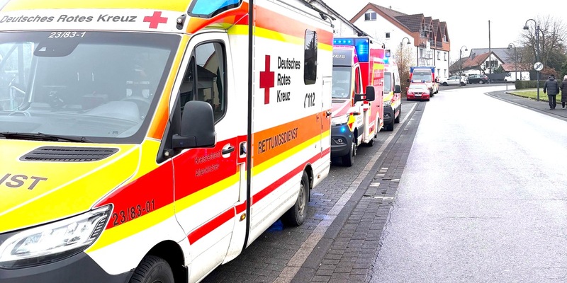 FW VG Asbach: Reizgas an Realschule Asbach versprüht / zwei leichtverletzte Kinder - Foto: presseportal.de