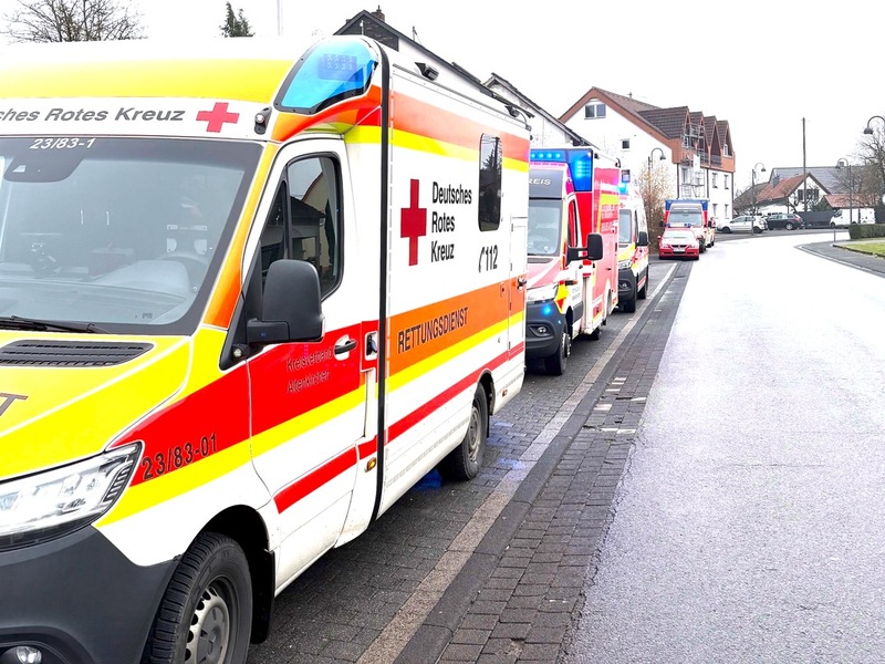 FW VG Asbach: Reizgas an Realschule Asbach versprüht / zwei leichtverletzte Kinder - Foto: presseportal.de