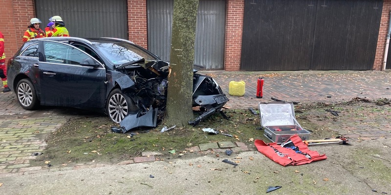 FW Minden: FW Minden: Schwerer Verkehrsunfall in Minderheide - Foto: presseportal.de