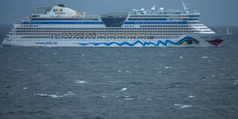 Das Kreuzfahrtschiff «Aidadiva» befindet sich derzeit auf Weltreise. (Archivbild) - Foto: Jens Büttner/dpa
