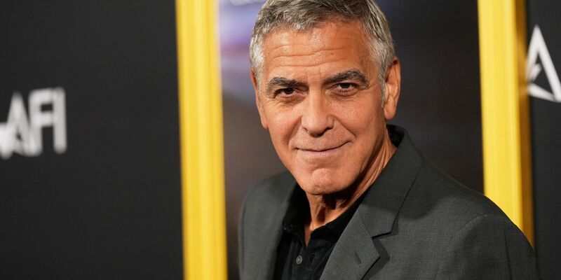 George Clooney lebt mit seiner Familie in Frankreich. (Archivbild) - Foto: Chris Pizzello/Invision/AP/dpa