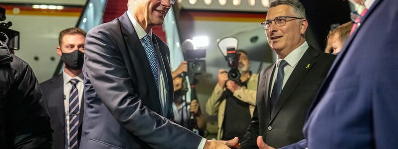 Der Besuch des Kanzlers in Israel gilt als wichtig aber auch schwierig. - Foto: Michael Kappeler/dpa