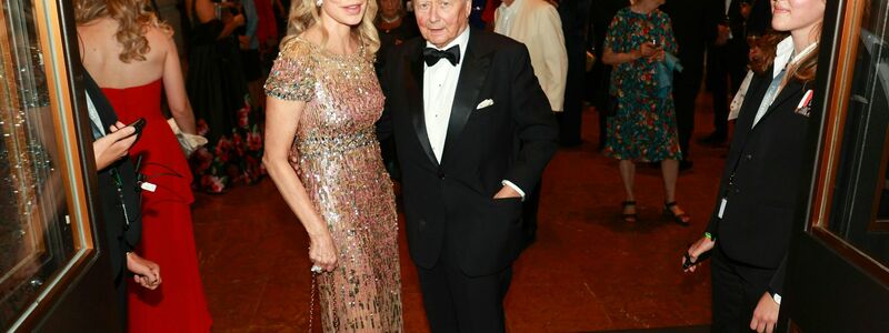 Ein seltener gemeinsamer Auftritt: Porsche und zu Leiningen bei einer Opern-Premiere im Sommer 2023. - Foto: Franz Neumayr/APA/dpa