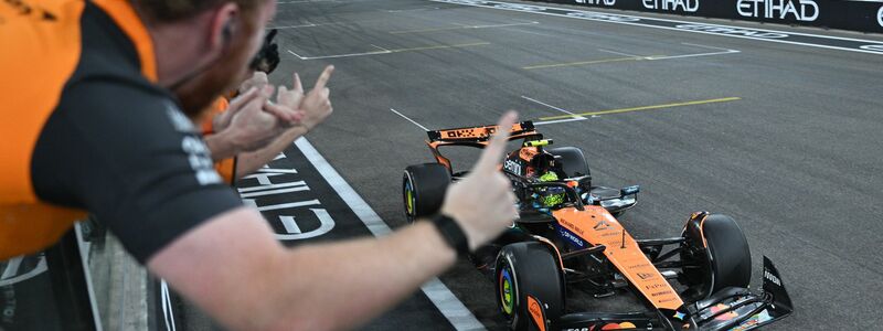 Die Zieldurchfahrt zum WM-Titel. - Foto: Andrej Isakovic/AFP POOL/AP/dpa