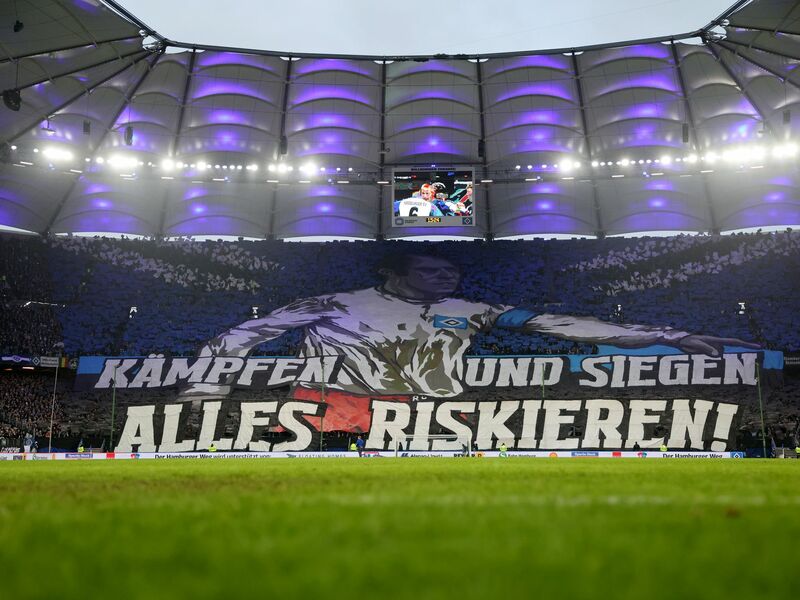 Polizei-Einsatz beim Nordderby zwischen dem Hamburger SV und Werder Bremen. - Foto: Christian Charisius/dpa