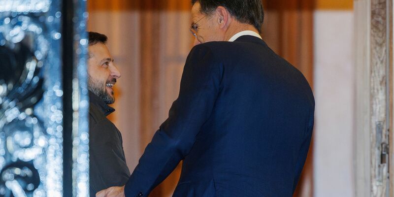 Nato-Generalsekretär Mark Rutte will den ukrainischen Präsidenten Wolodymyr Selensky am Abend in seiner Residenz empfangen. (Archivbild) - Foto: Olivier Matthys/Pool EPA/AP/dpa