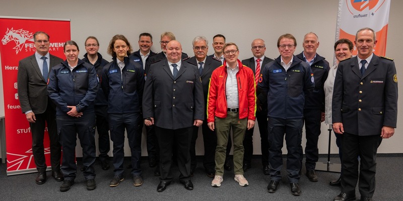 FW Stuttgart: Ehrung für den Einsatz beim Unwetter 2024 - Bevölkerungsschutz-Ehrenmedaille des Landes Baden-Württemberg verliehen - Foto: presseportal.de