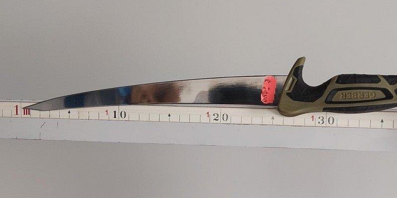 BPOL NRW: Zweitverstoß gegen Allgemeinverfügung: Bundespolizei kontrolliert 59-Jährigen mit Messer am Kölner Hauptbahnhof - Foto: presseportal.de