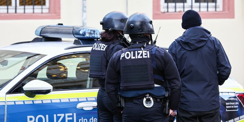 In einer Berufsschule in Osnabrück ist ein Amokalarm ausgelöst worden. (Symbolbild) - Foto: Hannes P Albert/dpa