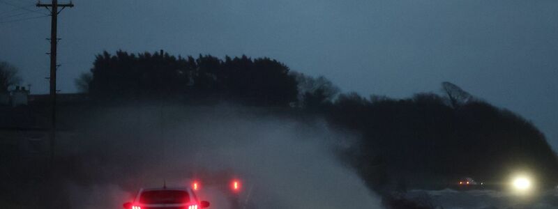 Auch über Nordirland fegte Sturm «Bram». - Foto: Liam Mcburney/PA Wire/dpa