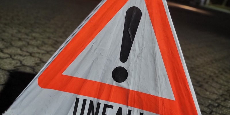 FW-RS: Unfall mit Einsatzfahrzeug Lenneper Straße - Foto: presseportal.de