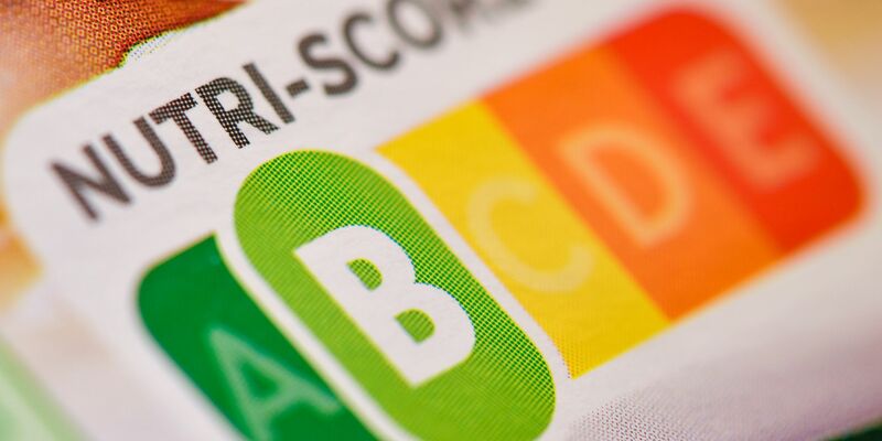 Laut einer Umfrage im Auftrag von Foodwatch ist der «Nutri-Score» inzwischen breit bekannt. (Symbolbild) - Foto: Patrick Pleul/dpa-Zentralbild/dpa