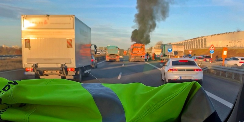 FW-M: Pkw-Brand auf Autobahnring (Obermenzing) - Foto: presseportal.de