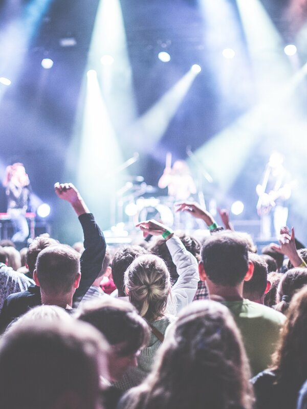 Rachel Maksy Mania: The Vintage Cosplay Content Machine You Need On Your Feed