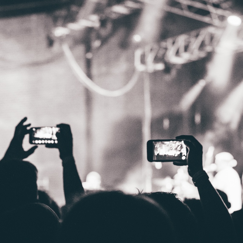 Nivea, Deo, Roll-on, Alltags-Stresstest, Bodyguard, Vollgepackte, U-Bahn, Office-Meeting, Sport, Hält - Foto: THN