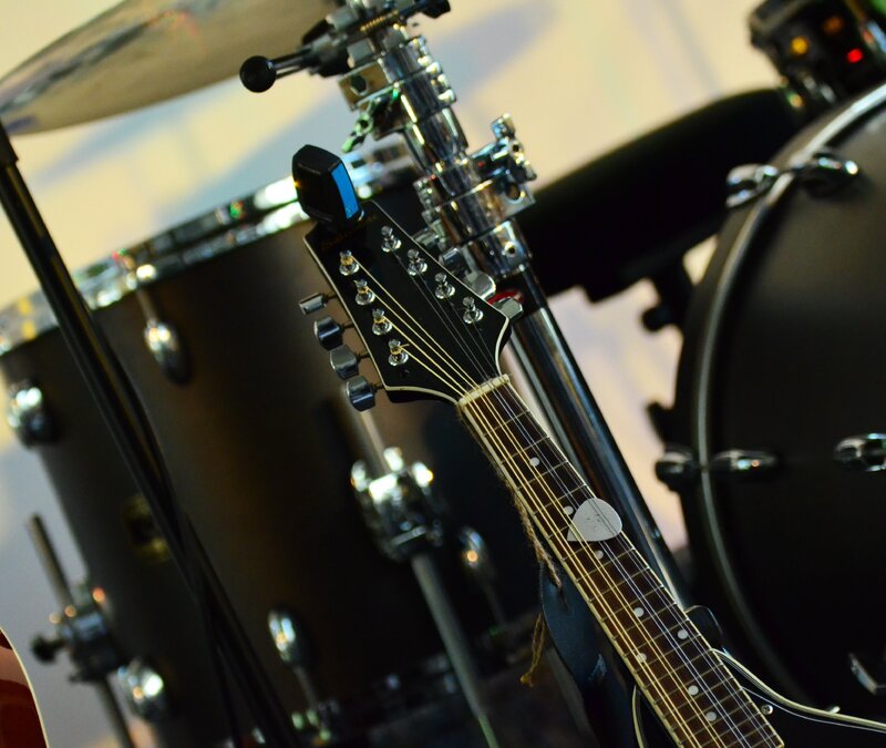 Surface, Laptop, Alltagstest, Meeting, Zoom-Gespräch, Uni-Skript, Ding, Alltagschaos - Foto: THN