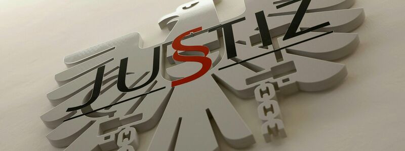 Die Angeklagten wurden aus Mangel an Beweisen freigesprochen. - Foto: Erwin Scheriau/APA/dpa