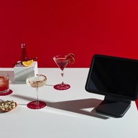 Erst über Lebkuchen meckern, dann schon Weihnachtsfeier planen - Deutsche starten früh ins Fest / Lightspeed-Umfrage zeigt: Preis spielt die Hauptrolle, zwei Drittel feiern mehrfach, aber günstig - Foto: presseportal.de