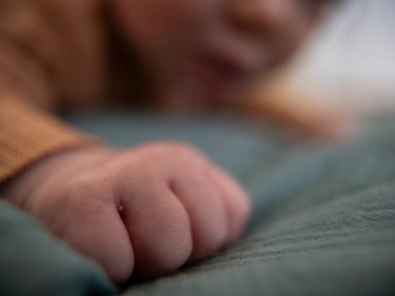 Berichten zufolge wurden Hunderte Kinder mit Hilfe von Sperma eines dänischen Samenspenders gezeugt, der Träger einer seltenen genetischen Mutation ist. (Symbolbild) - Foto: Sebastian Gollnow/dpa