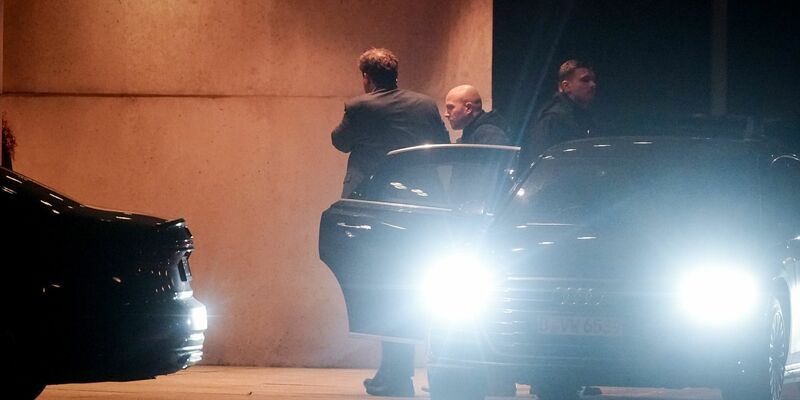 Der Ort des Spitzentreffen von Union und SPD: das Kanzleramt am frühen Abend. - Foto: Kay Nietfeld/dpa