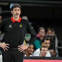 Basketball-Bundestrainer Alex Mumbrú spricht über seine schwere Zeit bei der EM. (Archivfoto) - Foto: Harry Langer/dpa