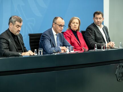 Kanzleramt und Bundesarbeitsministerium schlagen die beiden Vorsitzenden der Rentenkommission einvernehmlich vor. (Archivbild) - Foto: Michael Kappeler/dpa