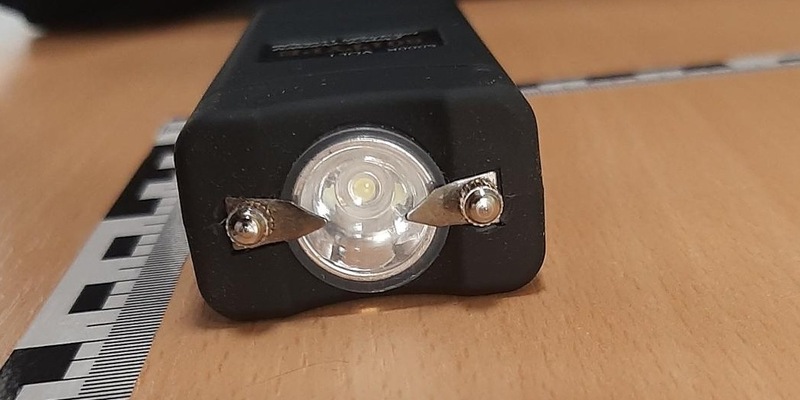 BPOL-HB: Mit getarntem Elektroschocker ins Flugzeug? - Unwissenheit schützt nicht vor Strafe! - Foto: presseportal.de