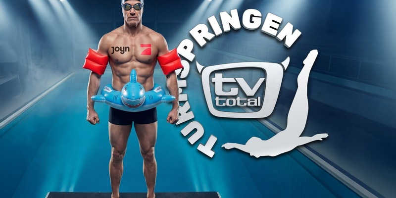 Salto. Schraube. Bauchplatscher. Das TV total Turmspringen kommt am Samstag, 10. Januar auf ProSieben - Foto: Joyn, presseportal.de
