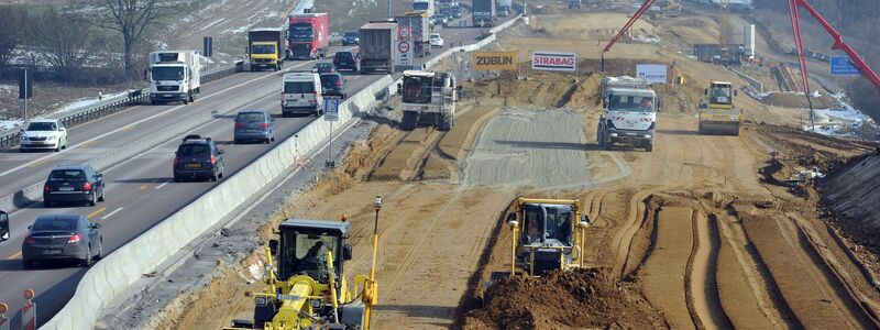 Verkehrsprojekte sollen schneller umgesetzt werden. (Archivbild) - Foto: Stefan Puchner/dpa