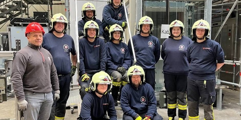Gemeinsam für Sicherheit: Schindler Deutschland schult Freiwillige Feuerwehren im Umgang mit Aufzügen - Foto: presseportal.de