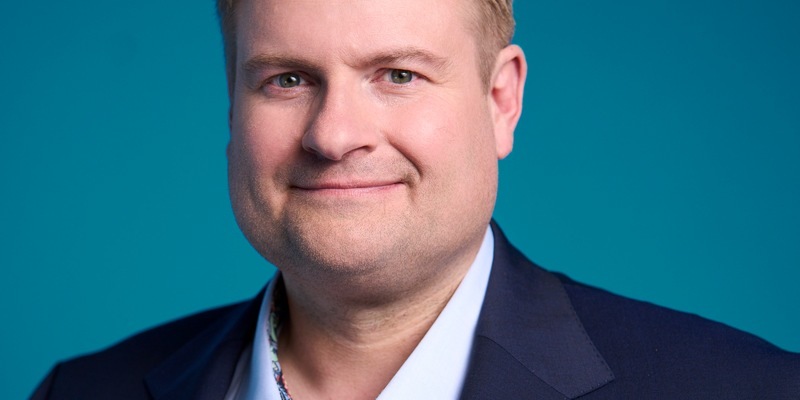 Ausgezeichnet: Kress Pro ehrt Dr. Dennis Ballwieser / Das Fachmagazin zeichnet den Chefredakteur der Apotheken Umschau als Chefredakteur national des Jahres aus - Foto: presseportal.de