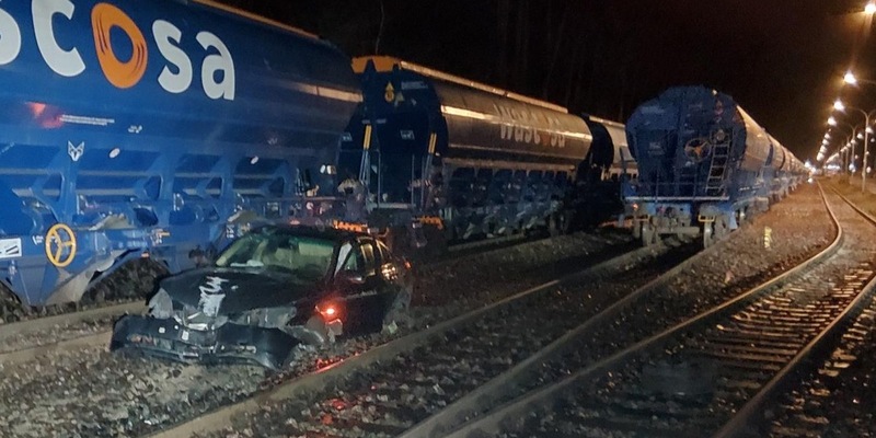 POL-HRO: Fahrzeugführer nach Verkehrsunfallflucht in Rostock-Schmarl gestellt - Foto: presseportal.de