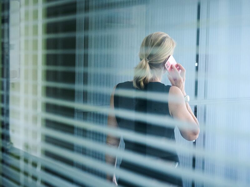 Mehr als jede dritte Position in den Führungsetagen großer öffentlicher Unternehmen ist inzwischen von einer Frau besetzt. (Symbolbild) - Foto: Annette Riedl/dpa