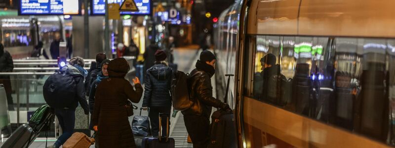 Bahnchefin Evelyn Palla will im Fernverkehr im kommenden Jahr eine Pünktlichkeit von mindestens 60 Prozent erreichen. (Archivbild) - Foto: Oliver Berg/dpa