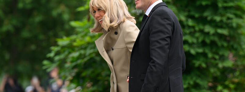 Brigitte begleitet ihren Mann zu vielen offiziellen Terminen. (Archivbild) - Foto: Robert Michael/dpa