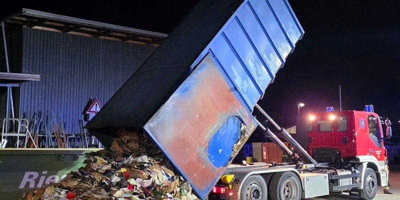 FW-Radolfzell: Brand in Presscontainer eines Supermarktes - Foto: presseportal.de